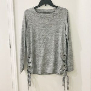 Long Sleeves Gray Shirt